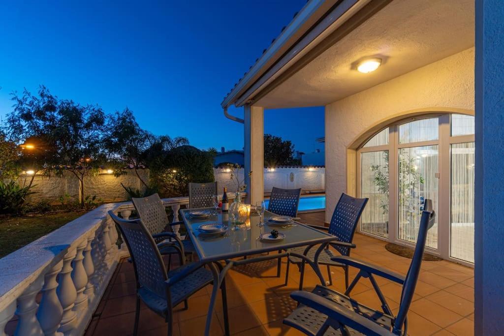 Sm21-Gran Casa De Vacaciones En La Playa, 4 Habitaciones, Climatizada, Piscina, Barbacoa Y Wifi Емпуріабрава Екстер'єр фото