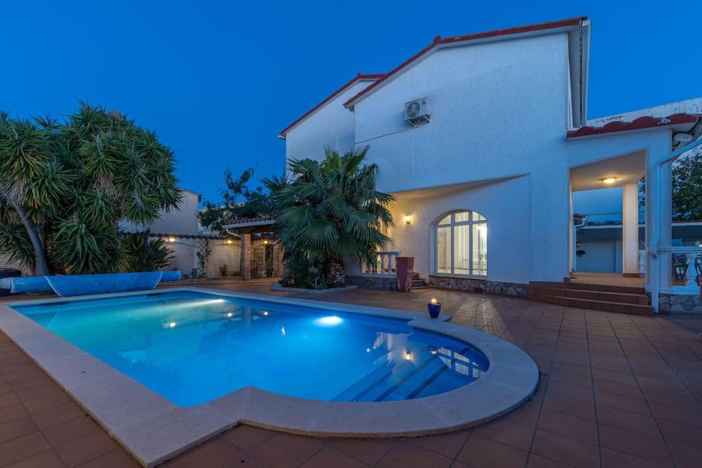 Sm21-Gran Casa De Vacaciones En La Playa, 4 Habitaciones, Climatizada, Piscina, Barbacoa Y Wifi Емпуріабрава Екстер'єр фото